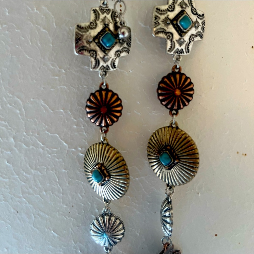 Vintage-Inspired Silver and  gold conch western necklace